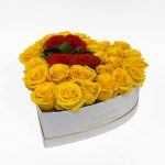 W9646 White Heart Shape Flower Boxes Set of 3