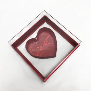 Red Transparent Hard Plastic Square Flower Box With Heart Shape In The Middle