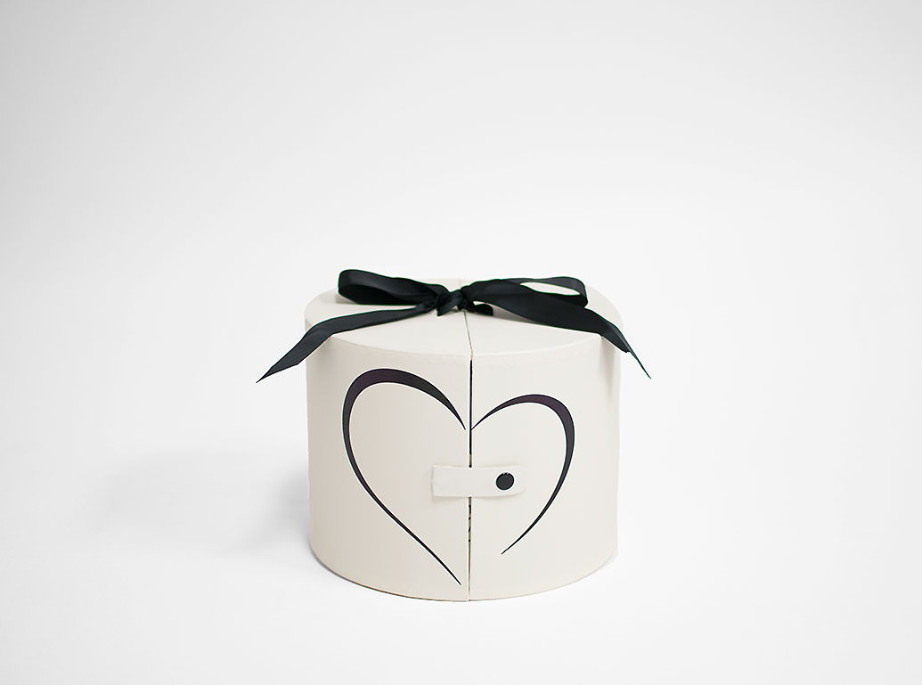 w6823-web White Round Flower Box