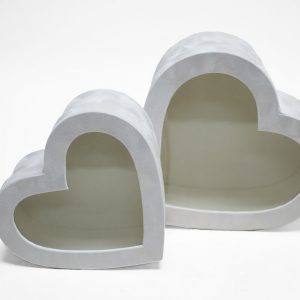 white-velvet-heart-shaped-flower-box-with-window