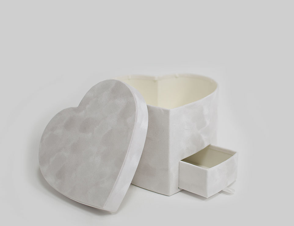 w7801 White Velvet Heart Shaped Box with Drawer w7801 White Velvet Heart Shaped Box with Drawer