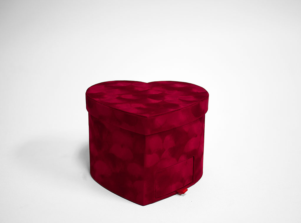 w7803 Red Velvet Heart Shaped Box with Drawer
